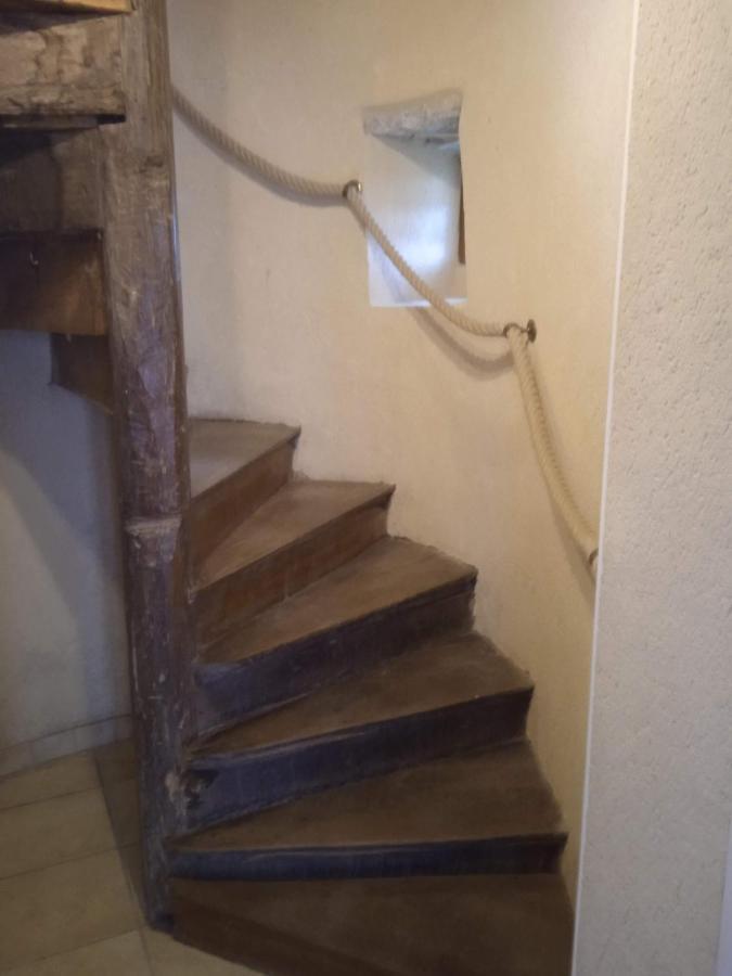 Charming Detached 2 Bedroom Ancient House In Medieval Quarter Of A Small Town In The Pays De La Loire, France 锡耶勒纪尧姆 外观 照片