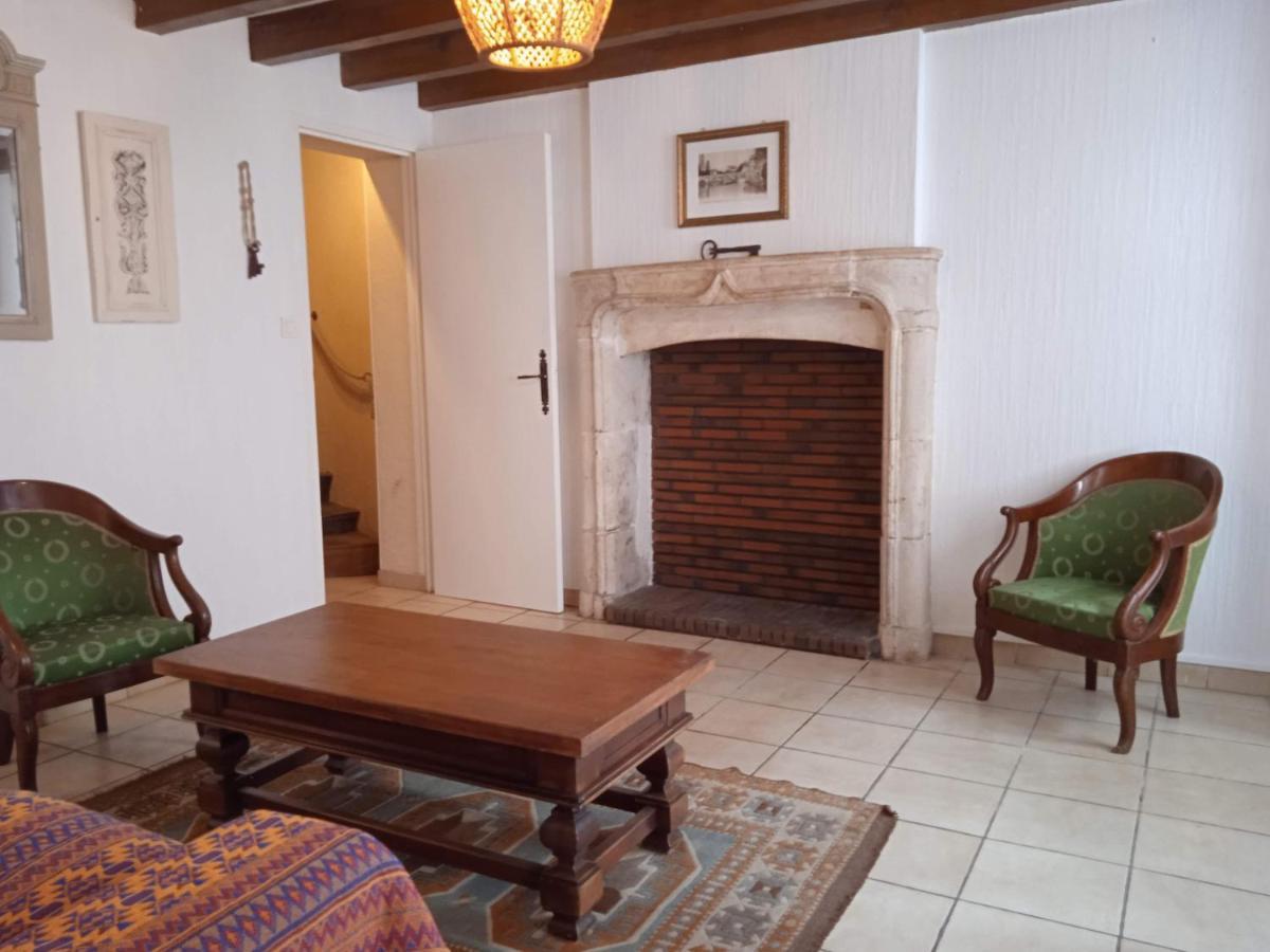 Charming Detached 2 Bedroom Ancient House In Medieval Quarter Of A Small Town In The Pays De La Loire, France 锡耶勒纪尧姆 外观 照片